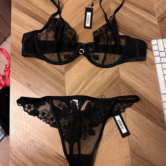 LOT of 3 Lounge Underwear Lingerie Sets 36C Large - Picture 2 of 9